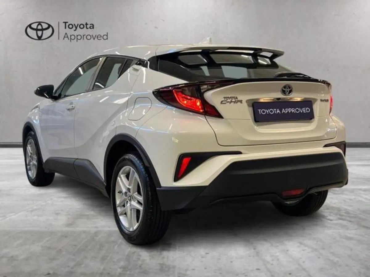 Toyota Toyota C-HR nuova a Vercelli (16)