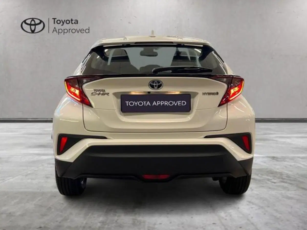 Toyota Toyota C-HR nuova a Vercelli (4)
