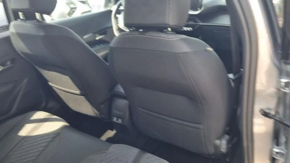 Peugeot 208 usata a Savona (12)