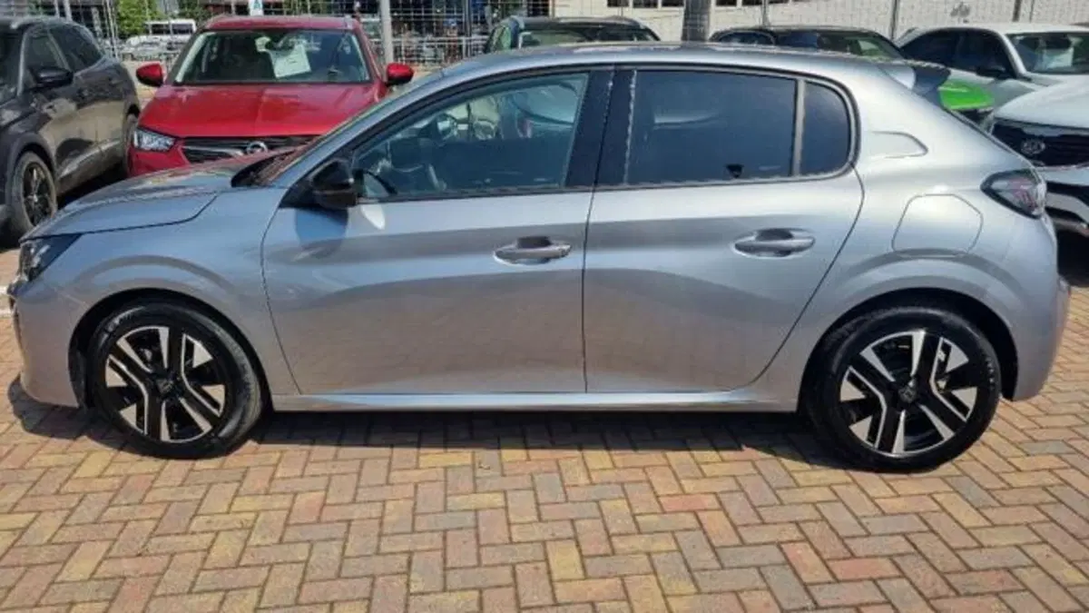 Peugeot 208 usata a Savona (18)