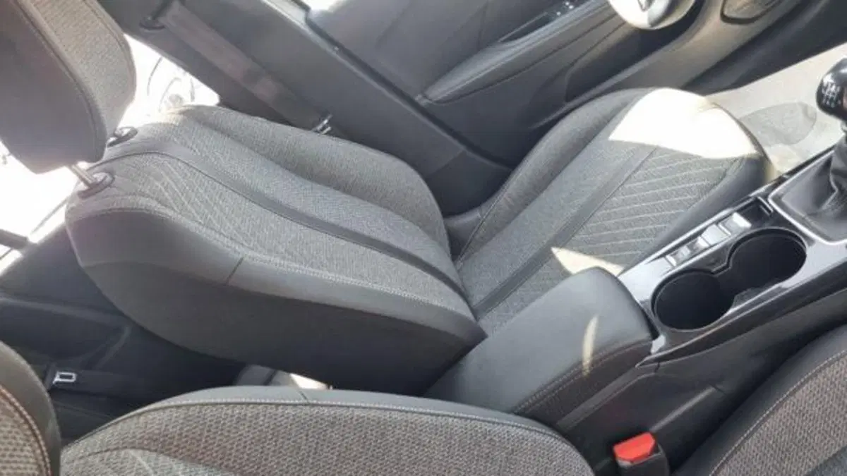 Peugeot 208 usata a Savona (8)