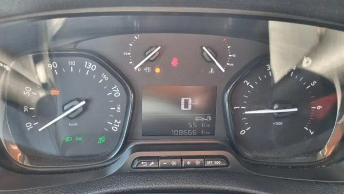 Opel Vivaro Furgone usata a Savona (6)