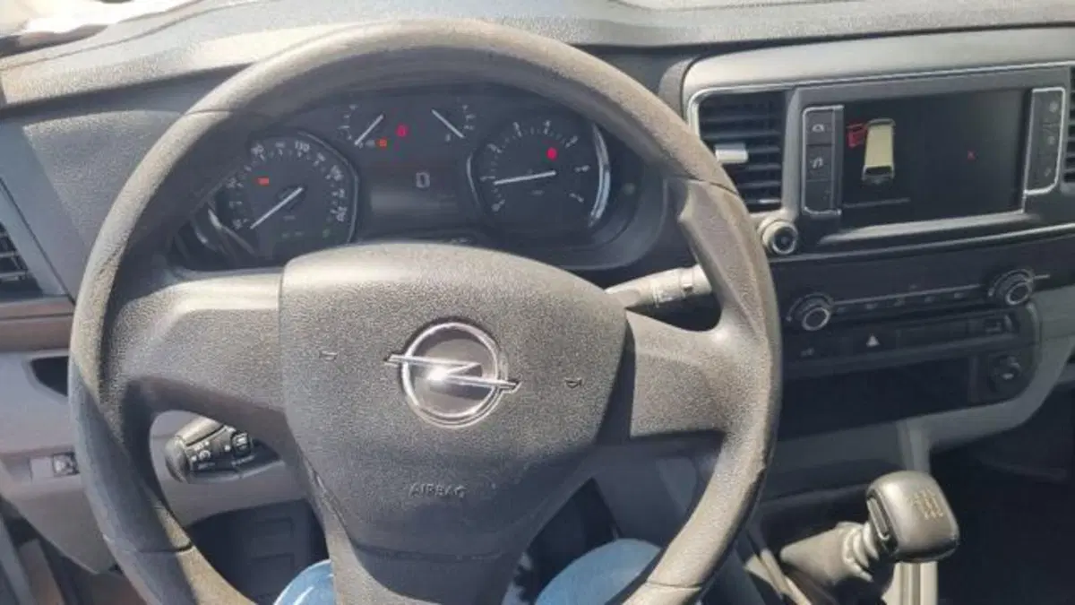 Opel Vivaro Furgone usata a Savona (8)
