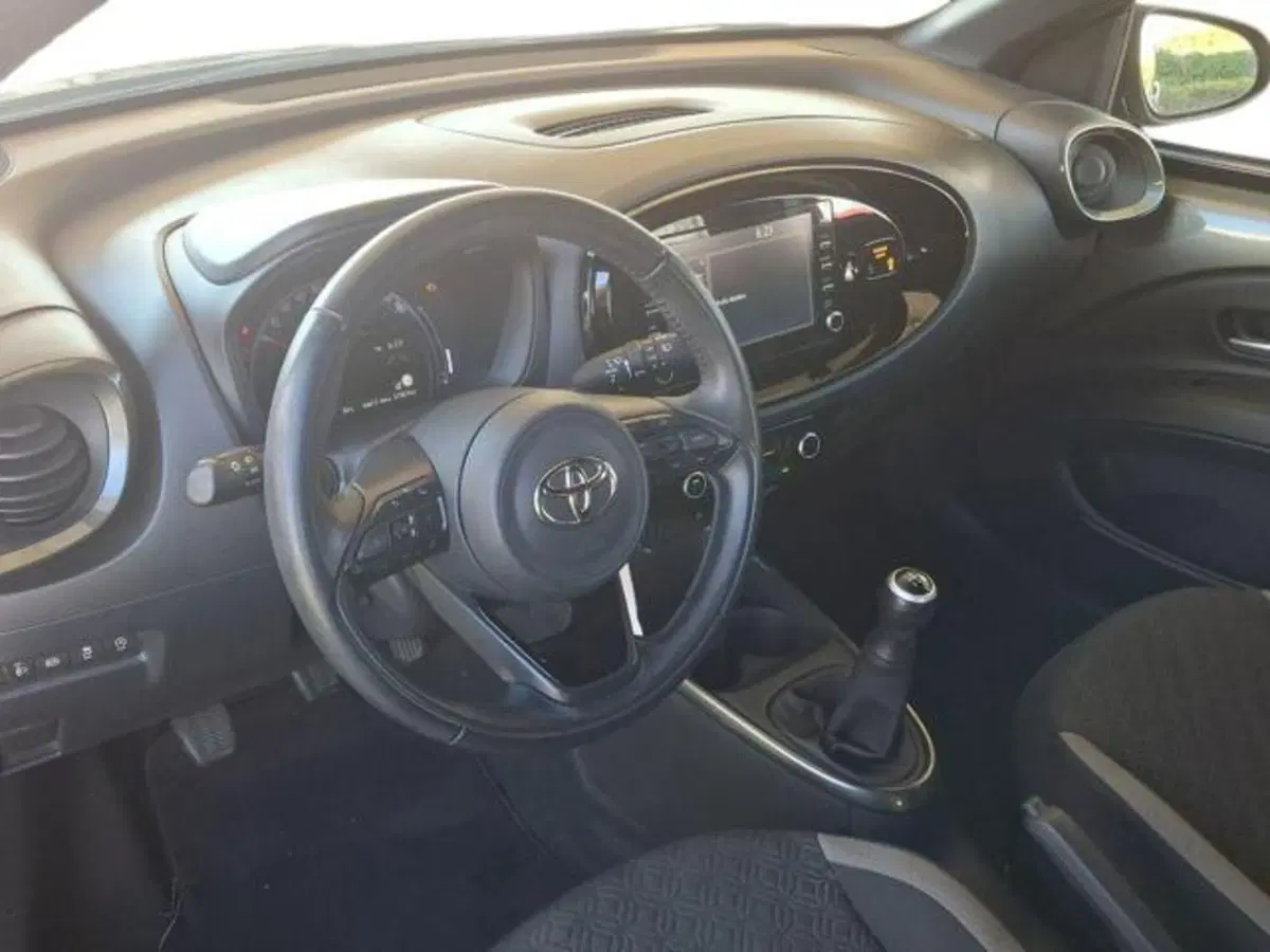 Toyota Aygo X usata a Roma (7)