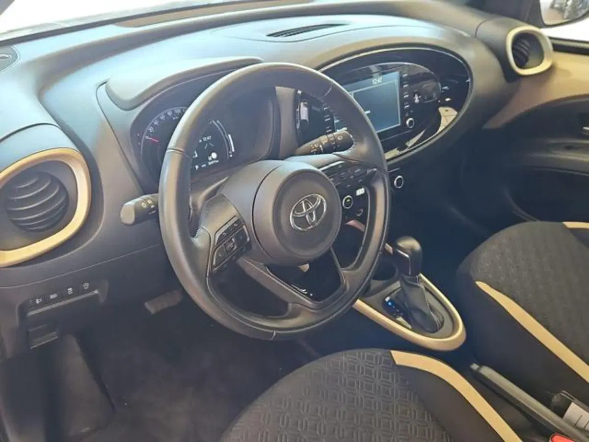 Toyota Aygo X usata a Roma (7)