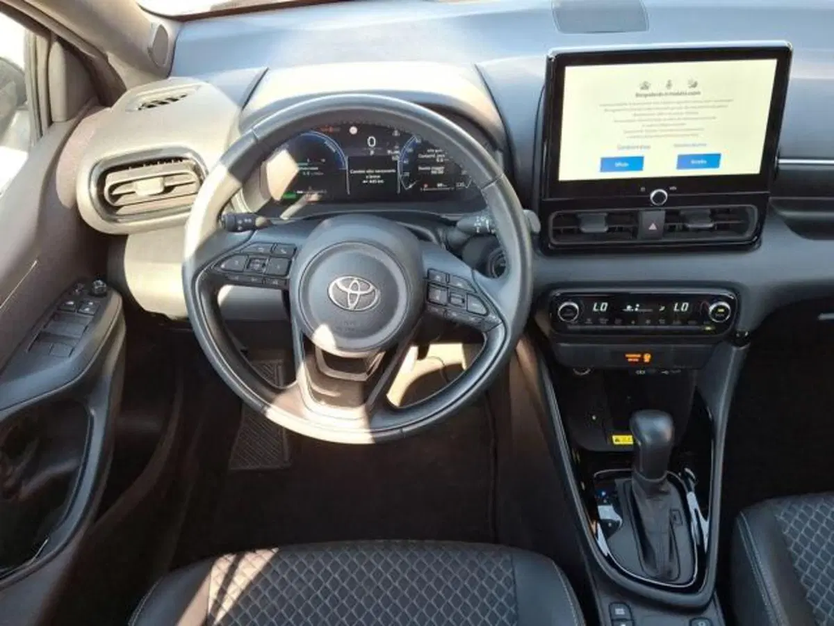 Toyota Yaris Cross usata a Roma (8)