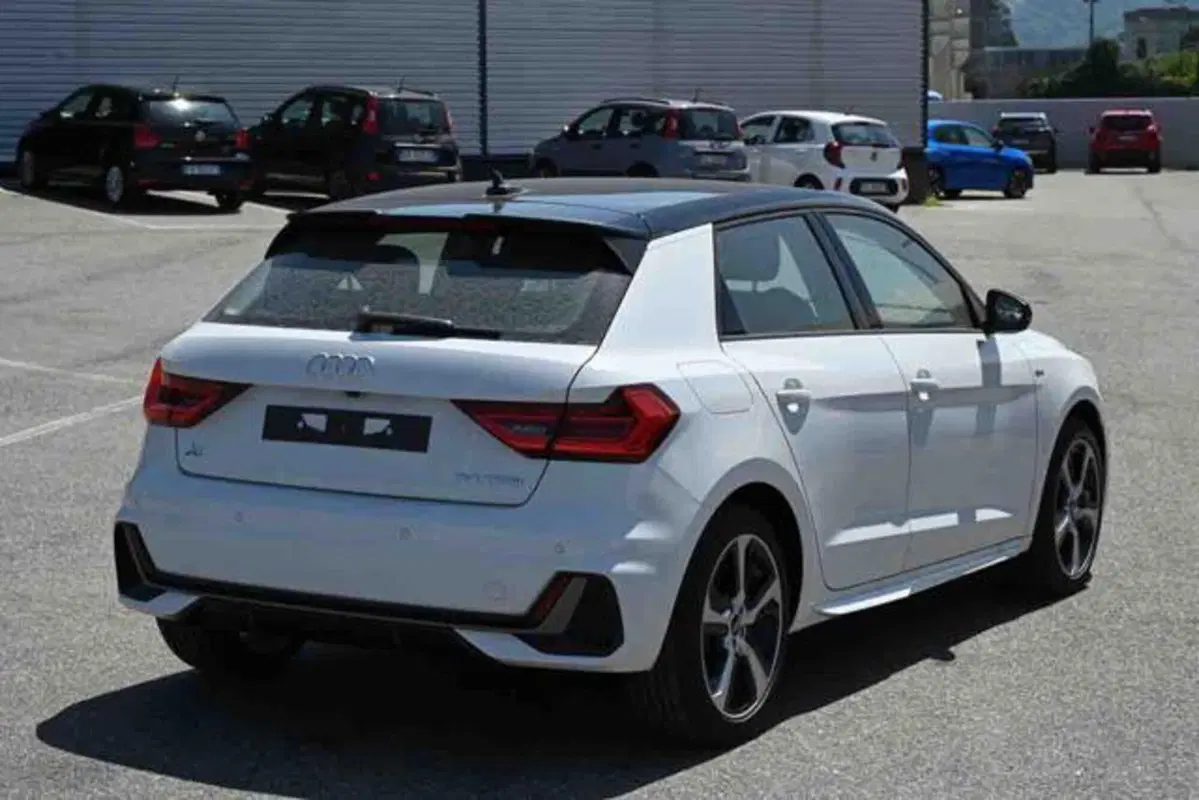 Audi A1 Sportback nuova a Torino (3)