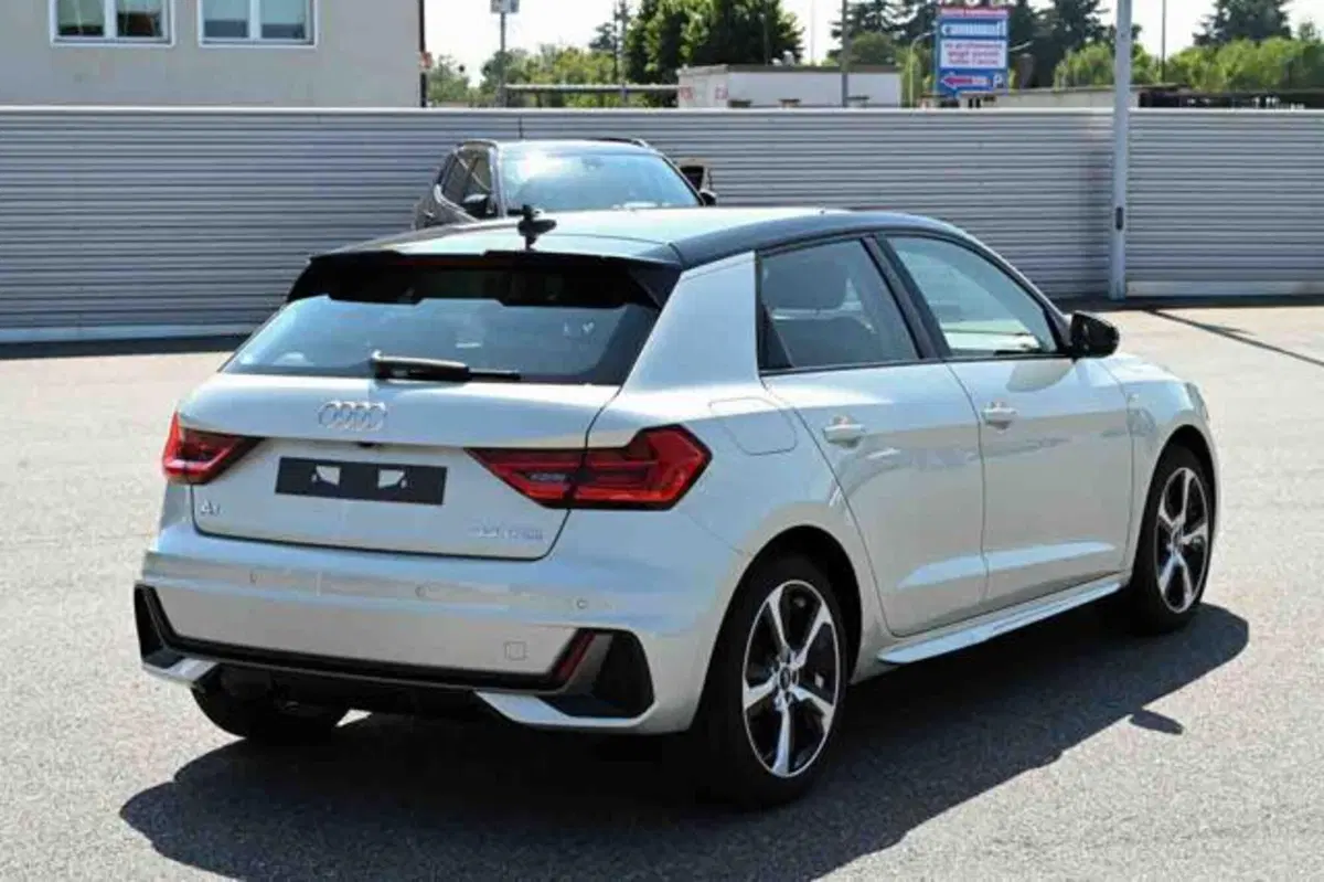 Audi A1 Sportback nuova a Torino (3)