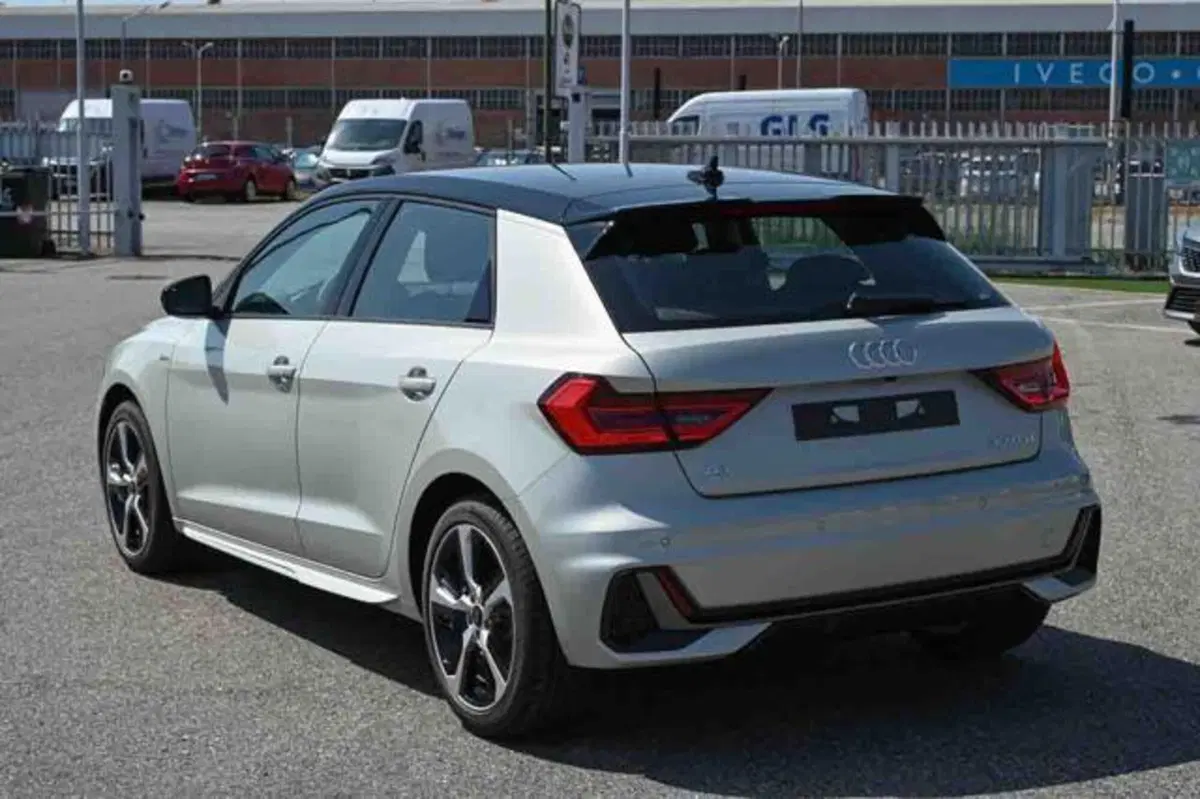 Audi A1 Sportback nuova a Torino (4)