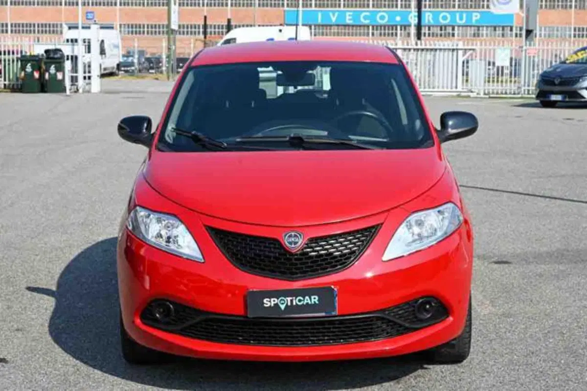 Lancia Ypsilon usata a Torino (17)