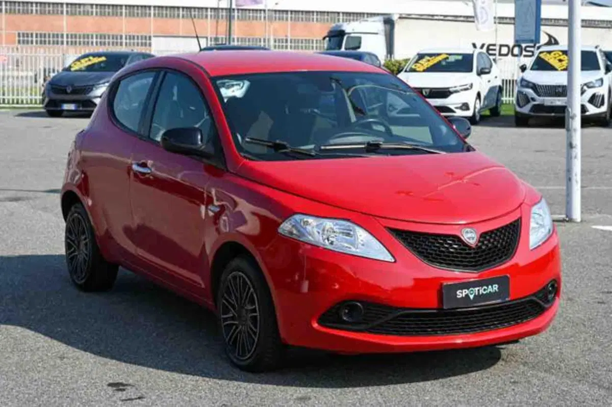 Lancia Ypsilon usata a Torino (2)
