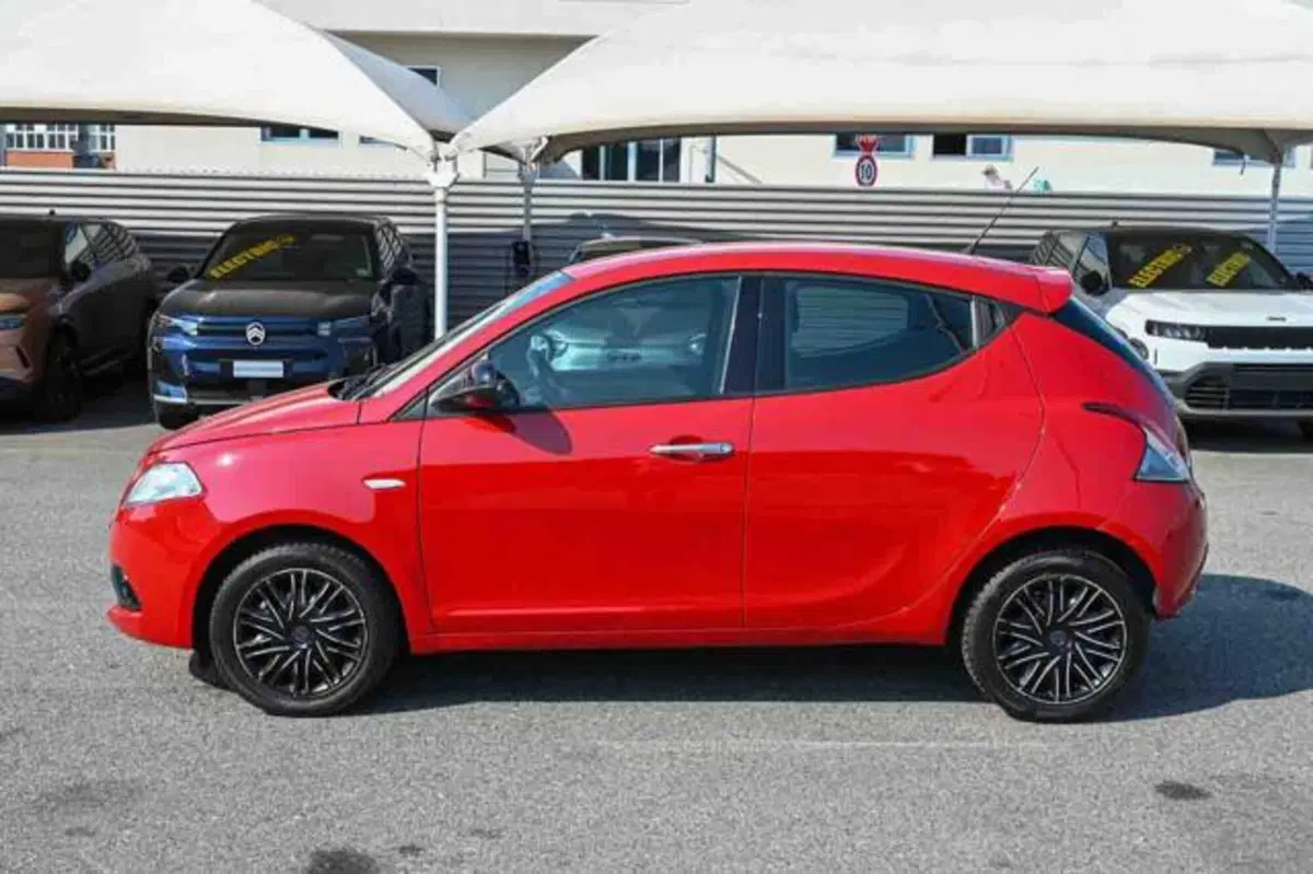 Lancia Ypsilon usata a Torino (20)