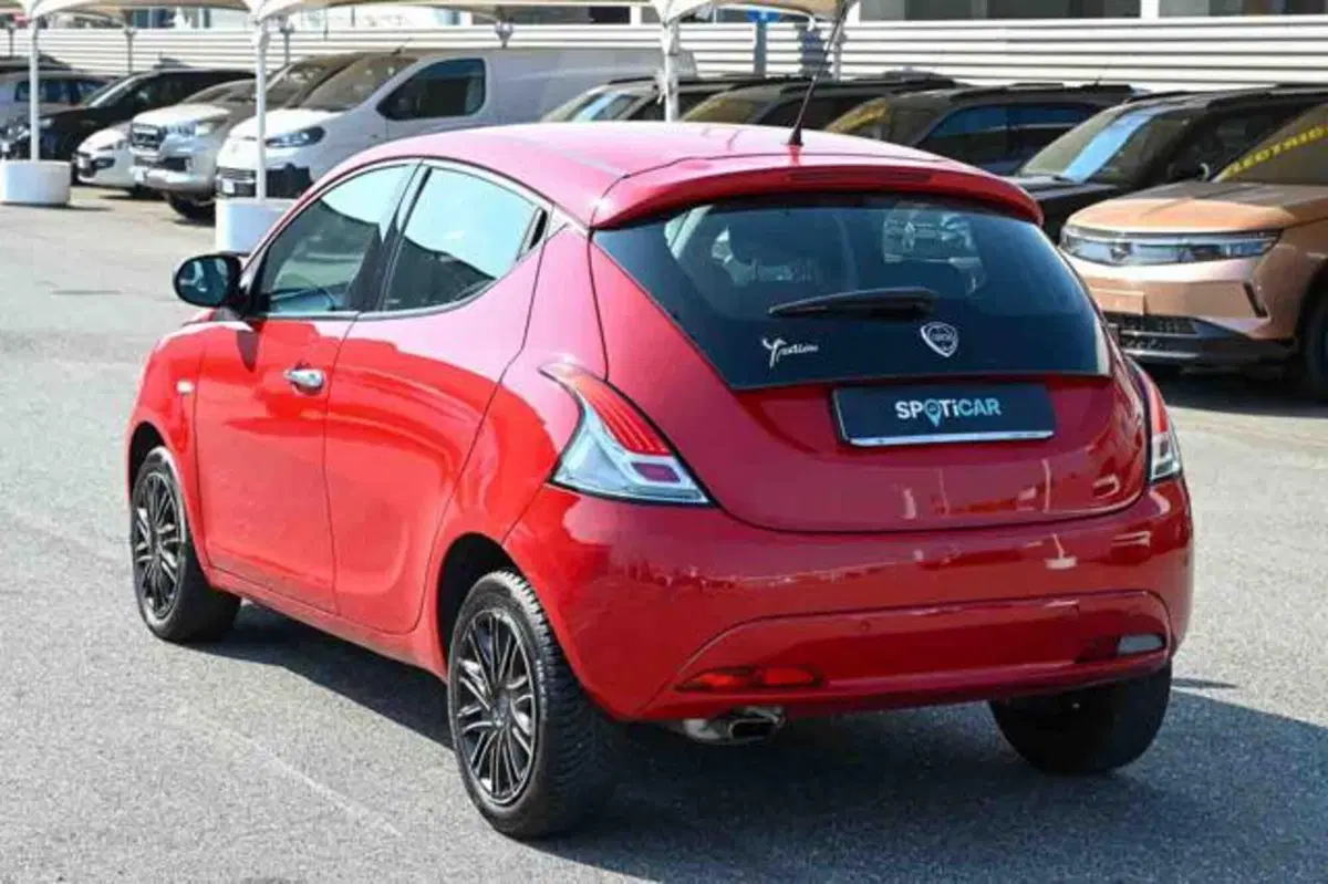 Lancia Ypsilon usata a Torino (4)