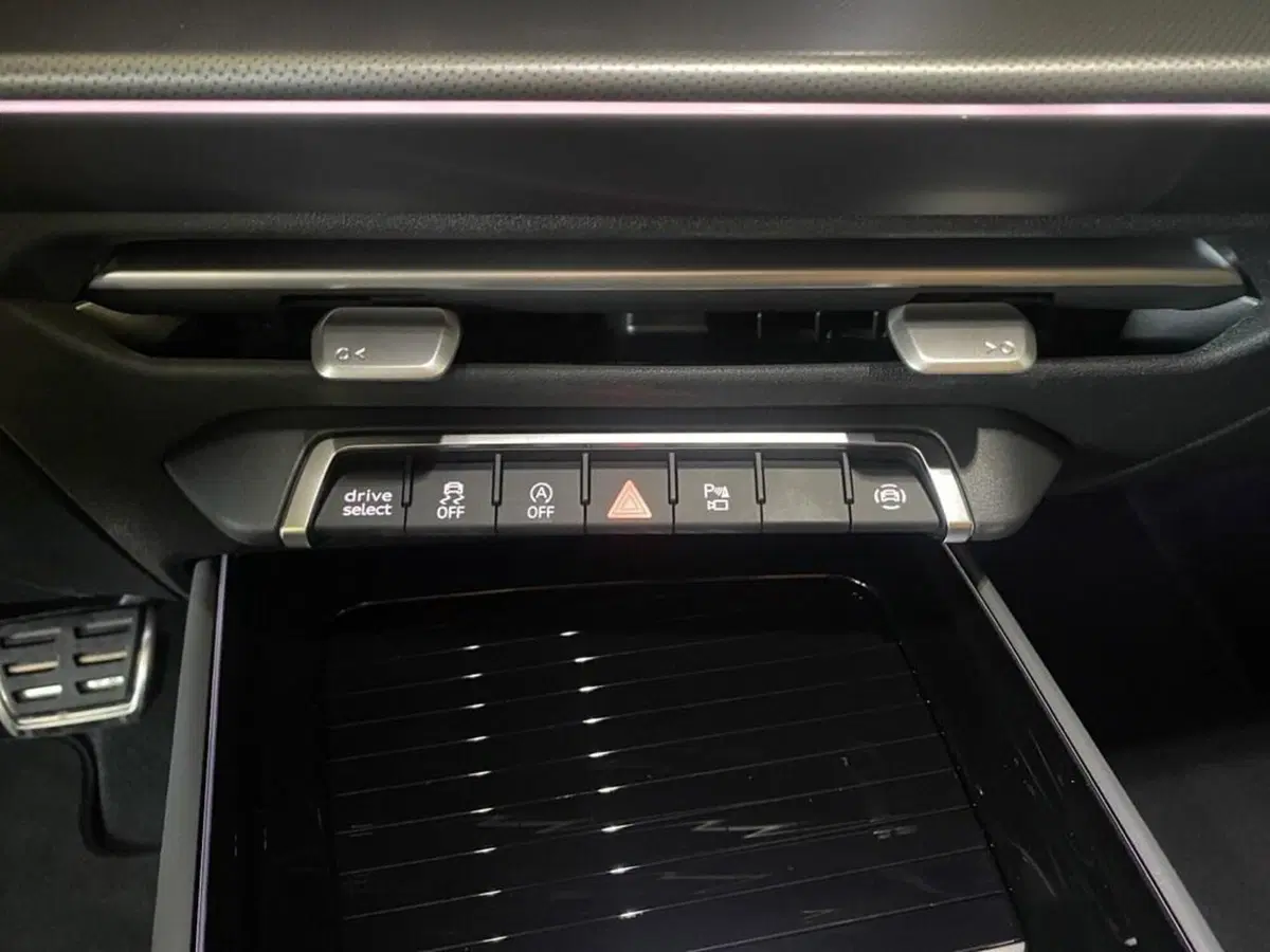 Audi Q3 Sportback nuova a Torino (11)