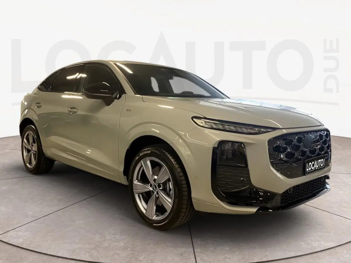 Audi Q3 Sportback nuova a Torino (3)