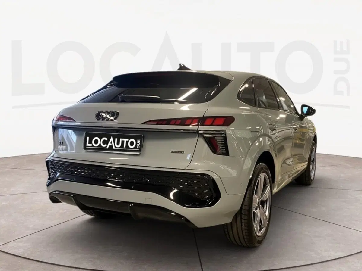 Audi Q3 Sportback nuova a Torino (4)