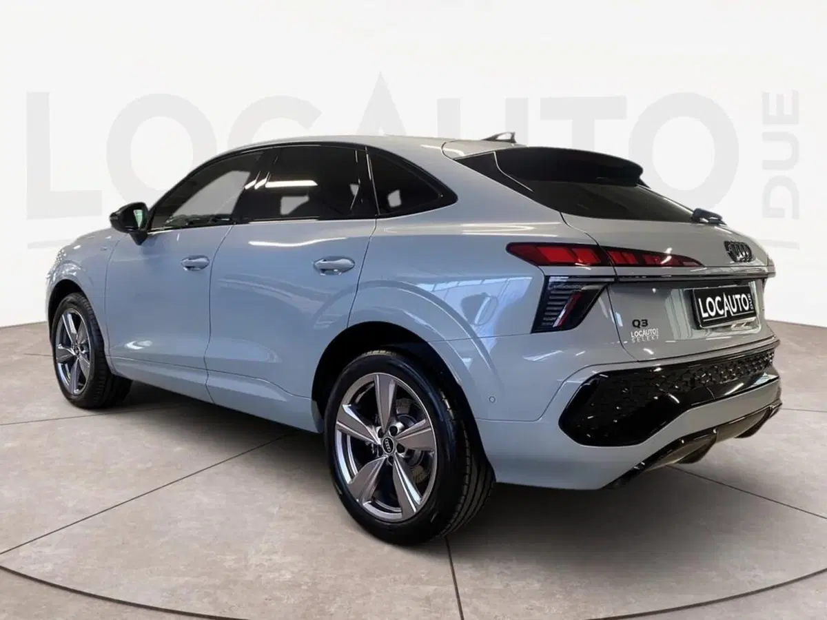 Audi Q3 Sportback nuova a Torino (5)