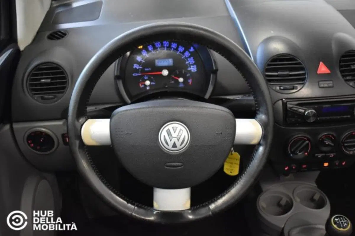 Volkswagen New Beetle Cabrio usata a Perugia (12)