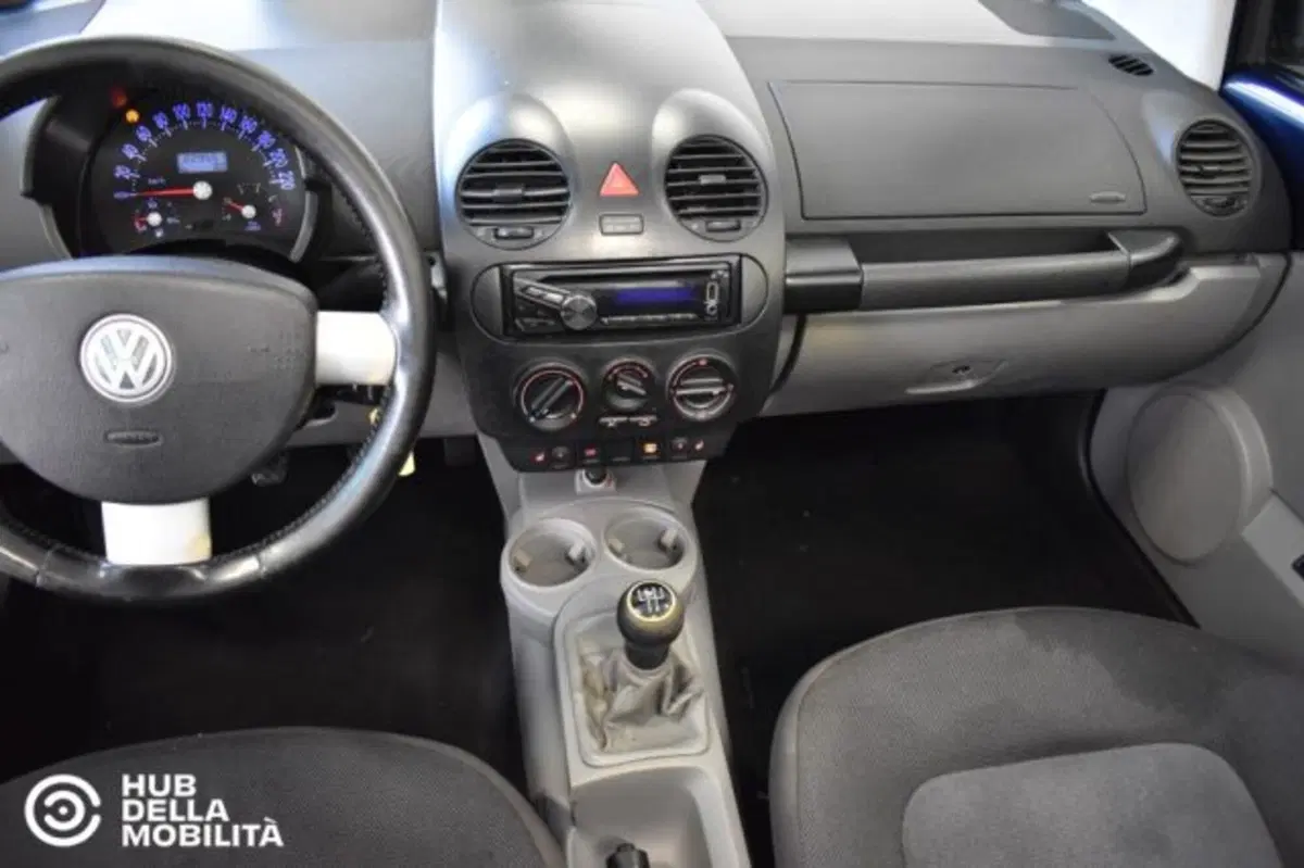 Volkswagen New Beetle Cabrio usata a Perugia (13)