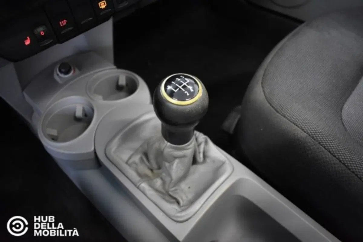 Volkswagen New Beetle Cabrio usata a Perugia (14)