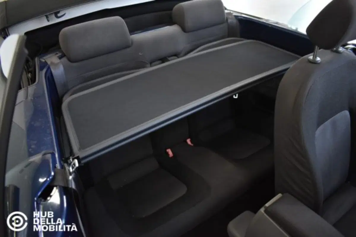 Volkswagen New Beetle Cabrio usata a Perugia (18)