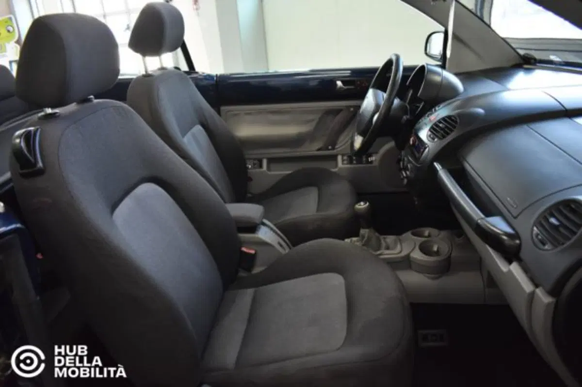 Volkswagen New Beetle Cabrio usata a Perugia (19)