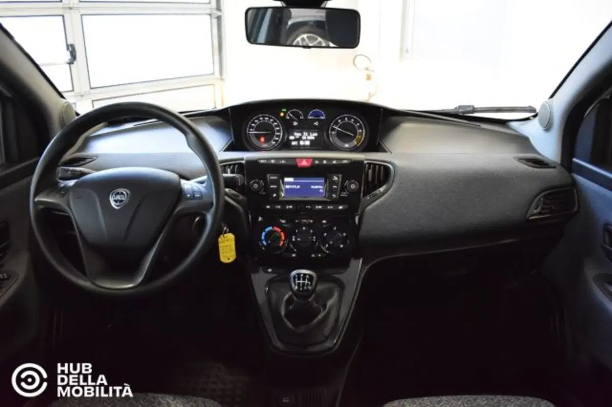 Lancia Ypsilon usata a Perugia (10)
