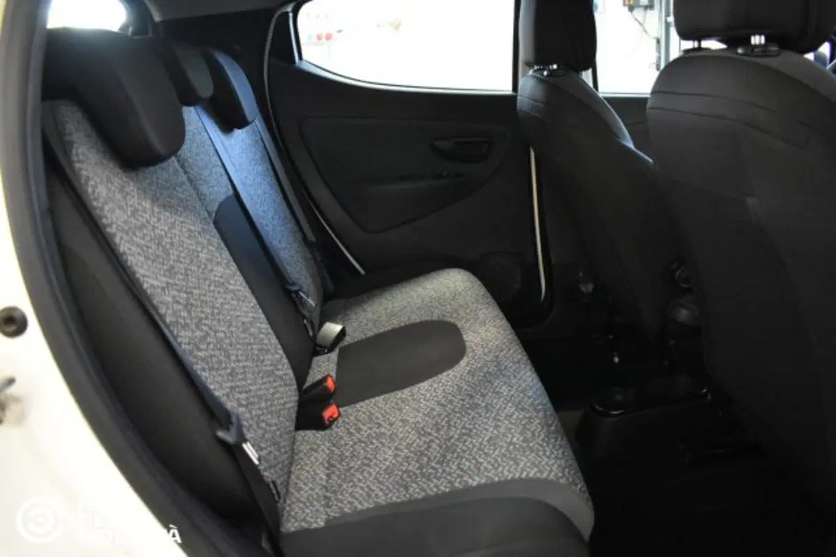 Lancia Ypsilon usata a Perugia (14)