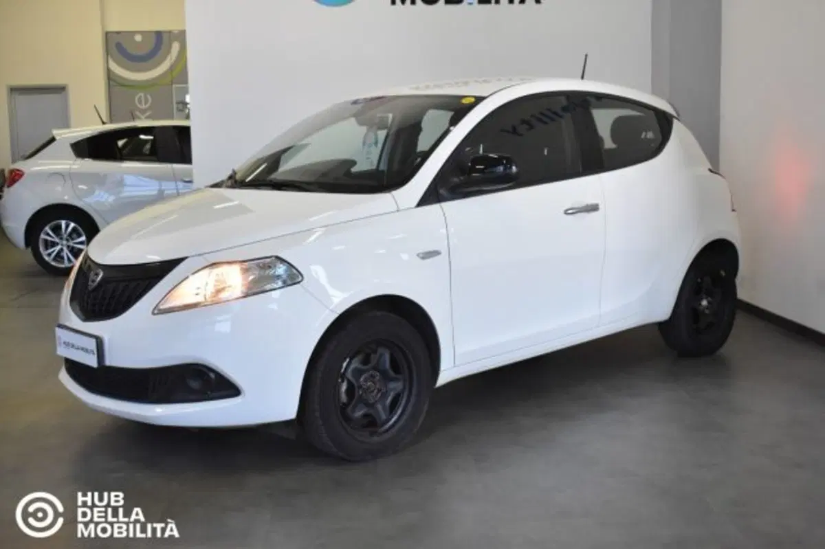 Lancia Ypsilon usata a Perugia (3)