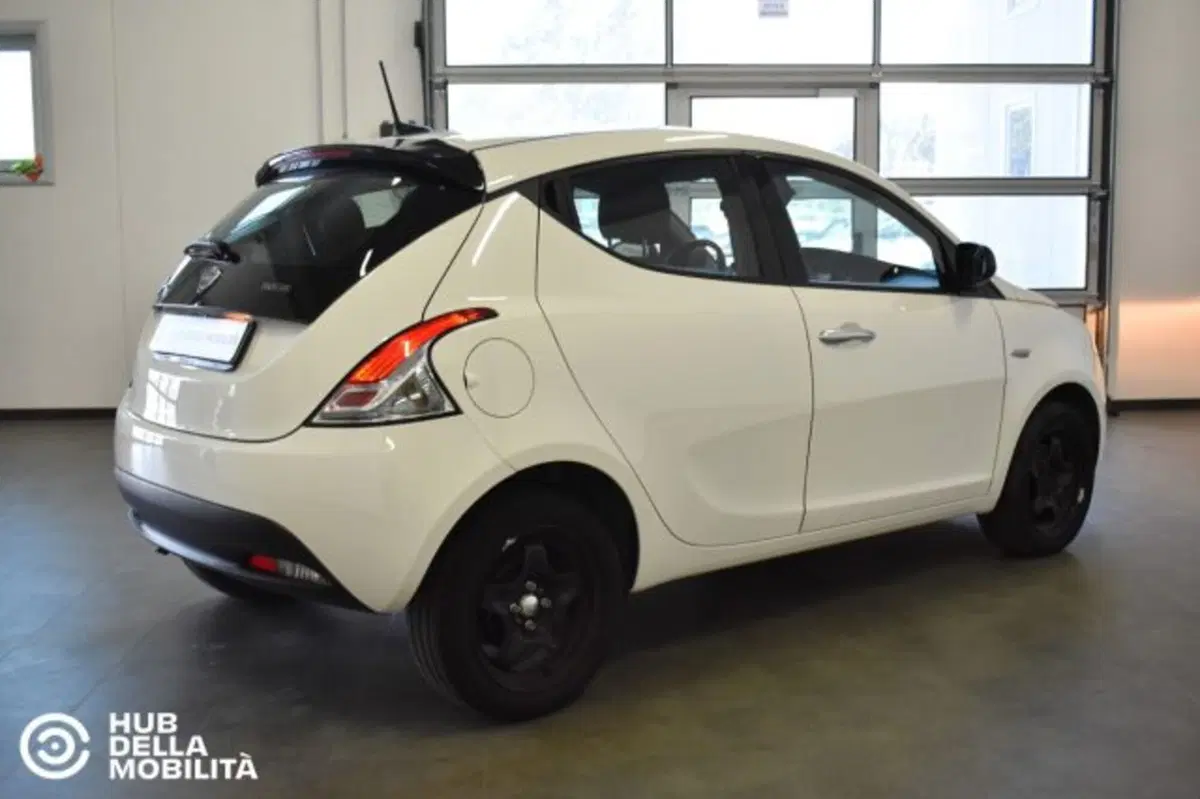 Lancia Ypsilon usata a Perugia (4)