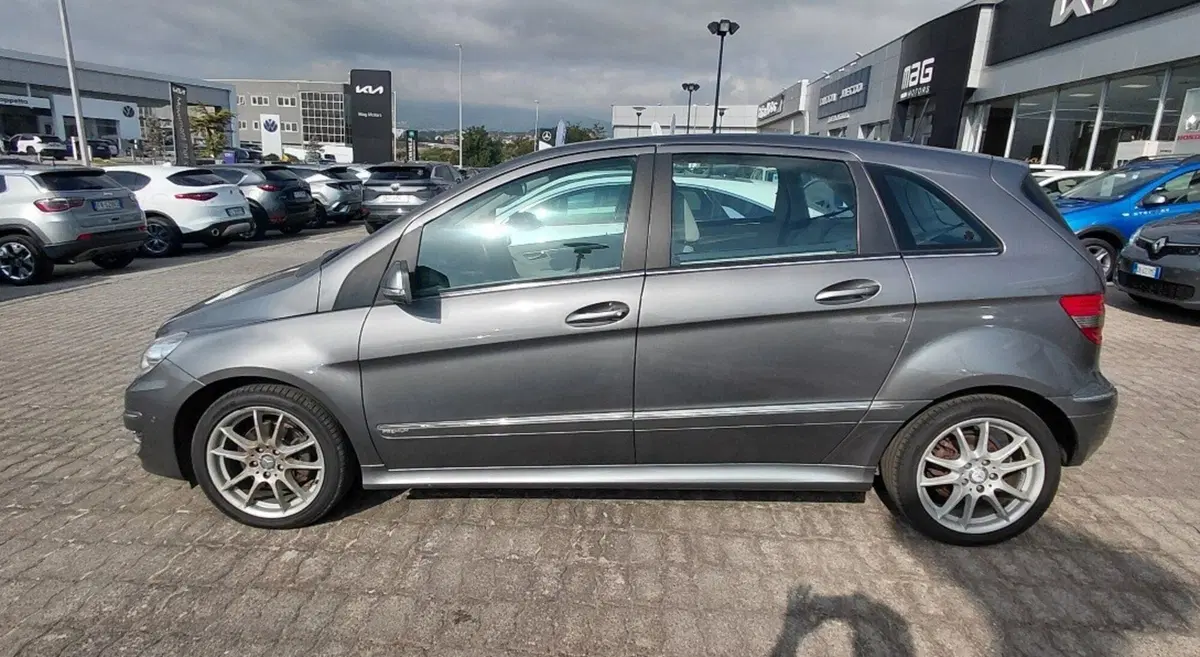 Mercedes-Benz Classe B usata a Cosenza (10)