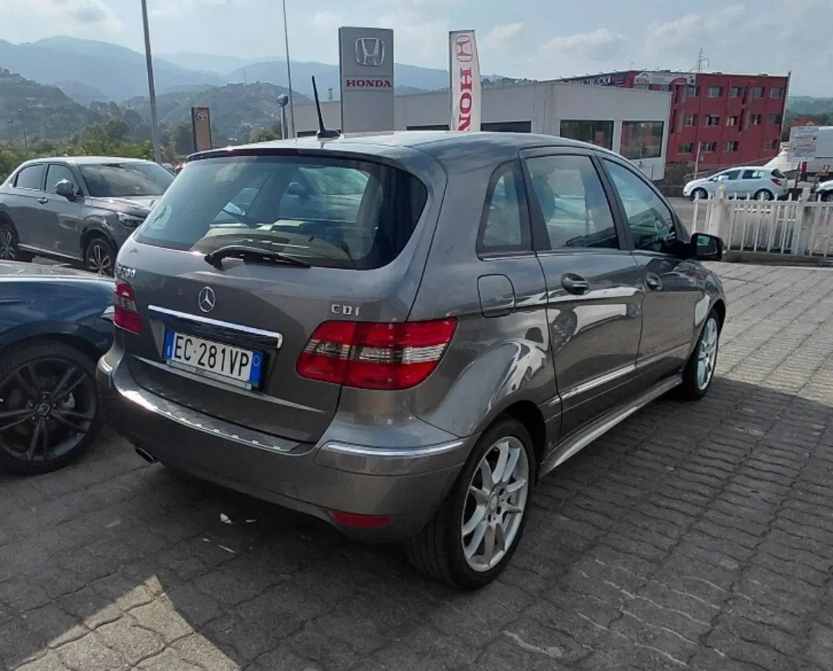 Mercedes-Benz Classe B usata a Cosenza (5)