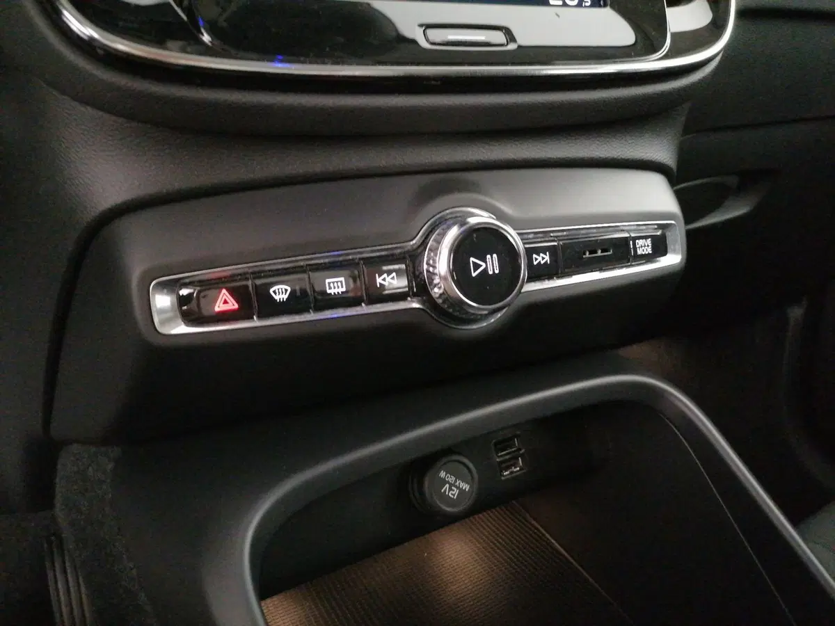 VOLVO Veicoli Commerciali XC40 usata a Roma (15)