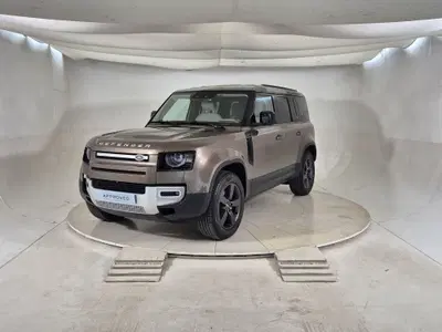Land Rover Defender 110 3.0d i6 mhev SE awd 200cv auto 6p.ti del 2023 usata a Alessandria