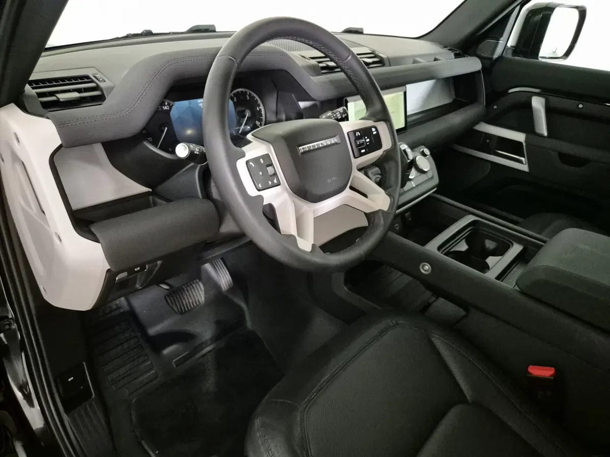 Land Rover Defender usata a Torino (17)