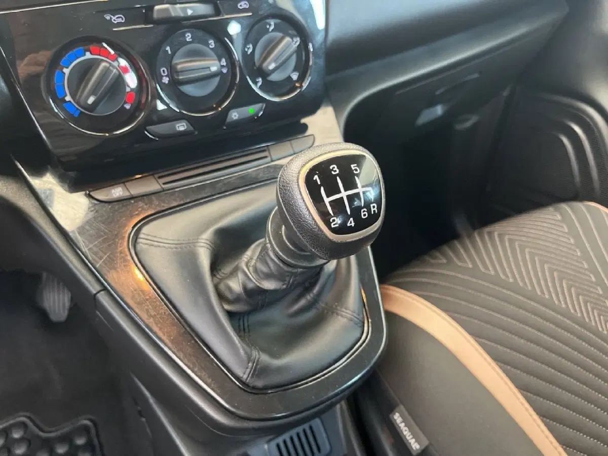 Lancia Ypsilon usata a Torino (13)