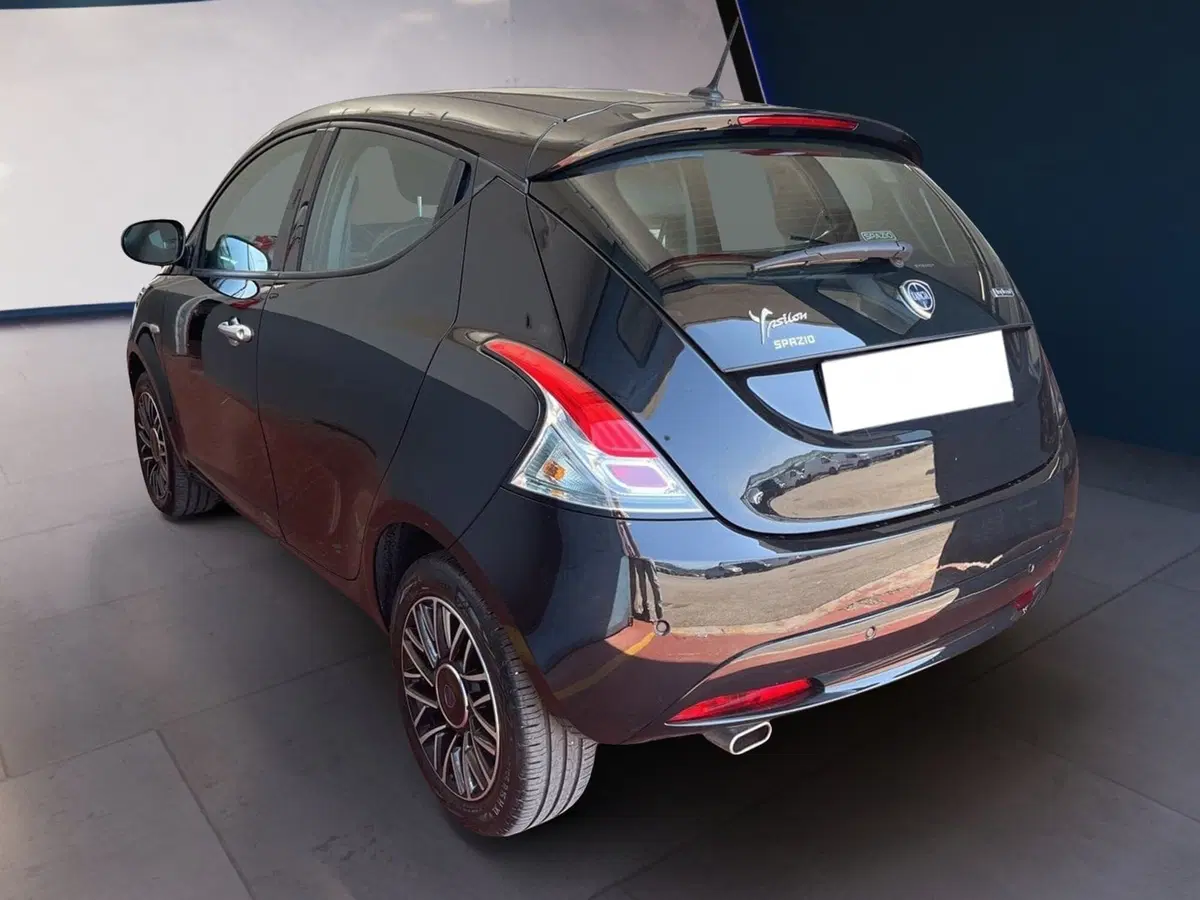 Lancia Ypsilon usata a Torino (4)