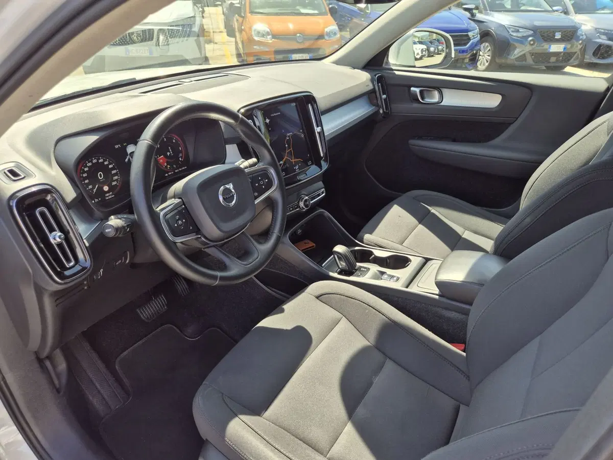 Volvo XC40 usata  (6)