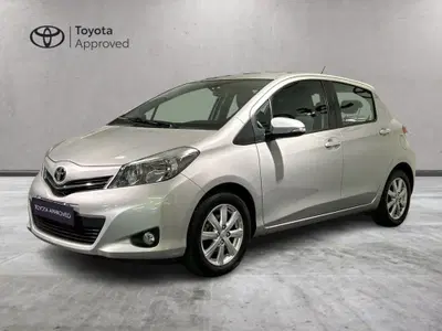 Toyota Yaris 1.0 5 porte Lounge del 2013 usata a Milano