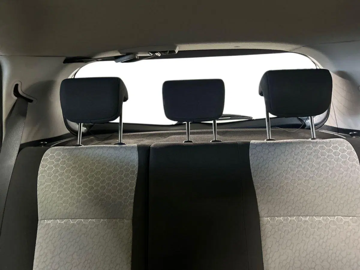 Toyota Yaris usata a Milano (12)