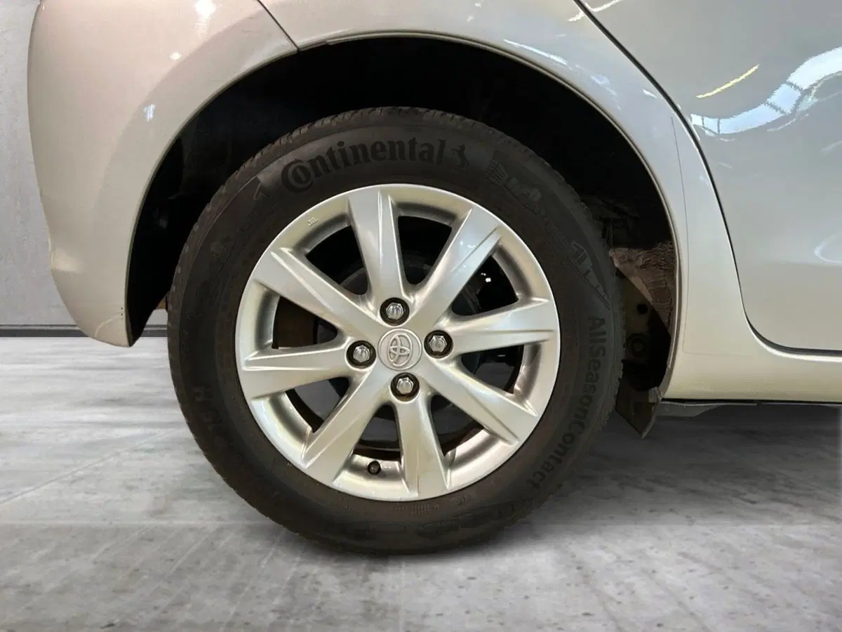 Toyota Yaris usata a Milano (13)