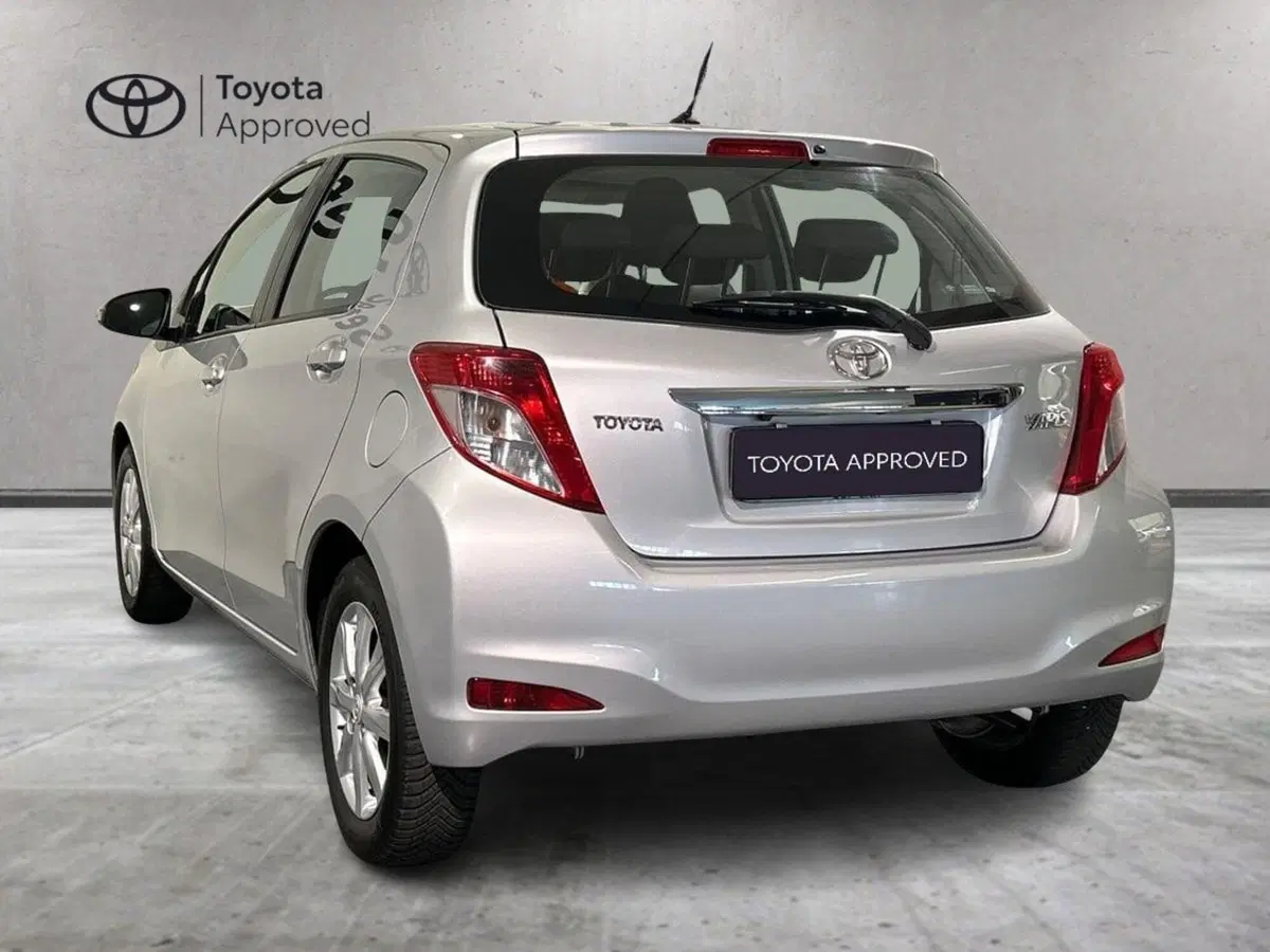Toyota Yaris usata a Milano (6)