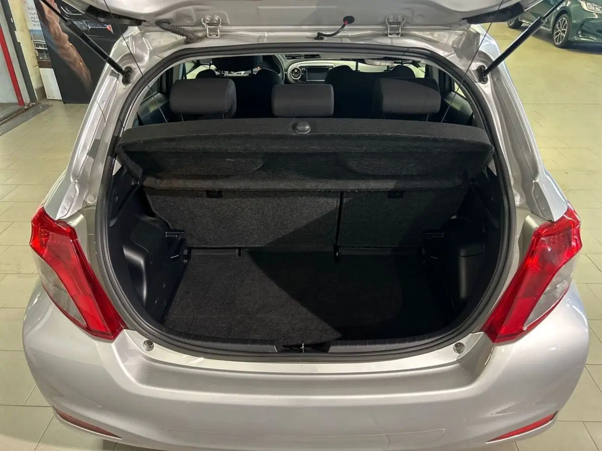 Toyota Yaris usata a Milano (7)
