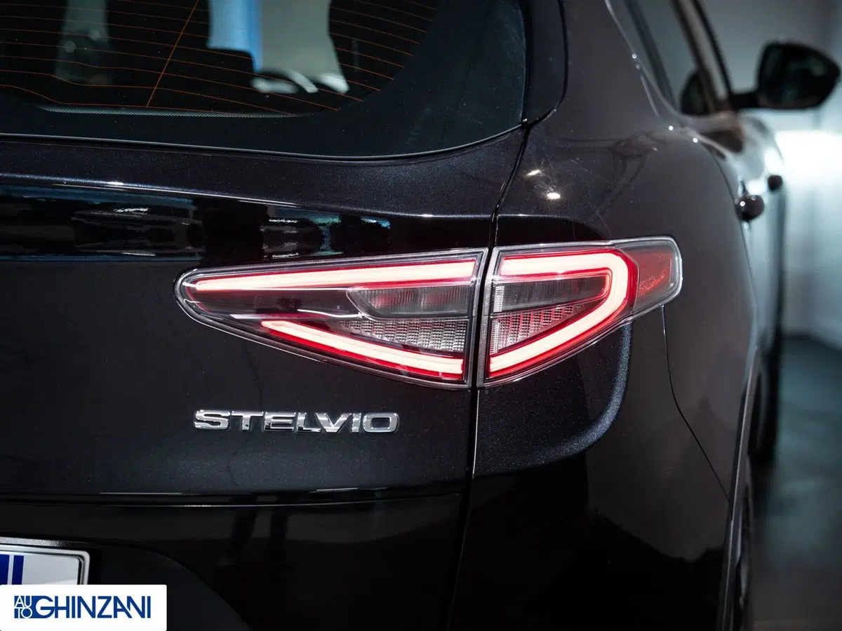Alfa Romeo Stelvio usata a Bergamo (18)