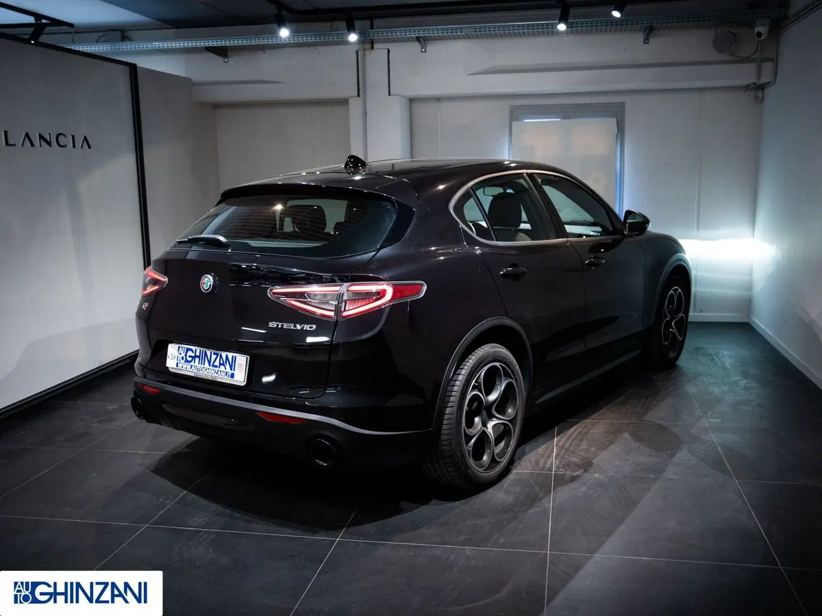 Alfa Romeo Stelvio usata a Bergamo (6)
