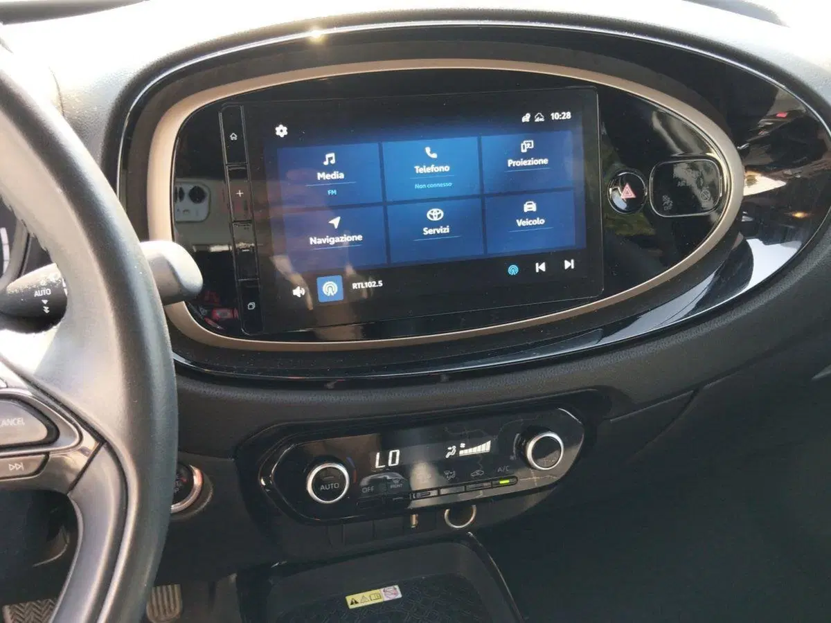 Toyota Aygo X usata a Frosinone (10)