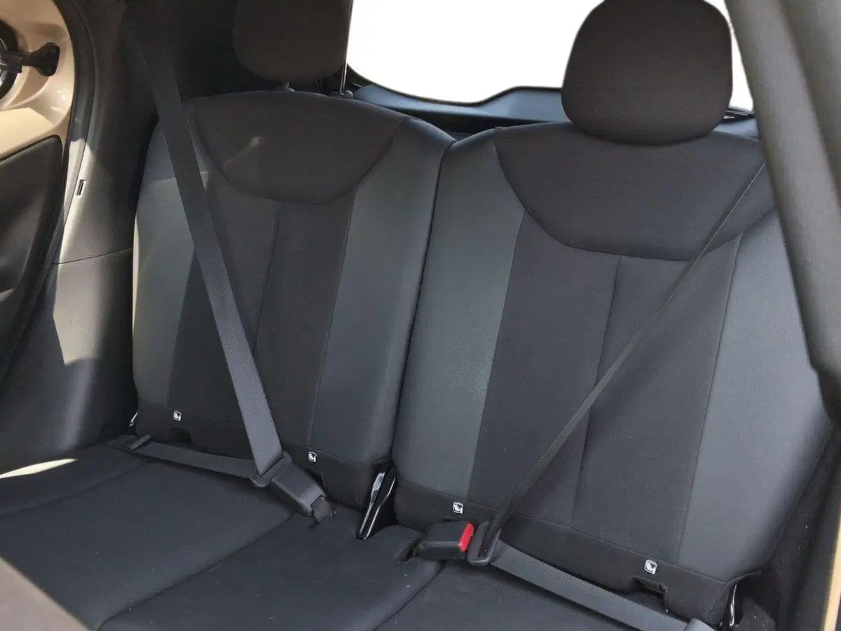 Toyota Aygo X usata a Frosinone (11)