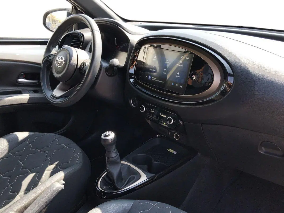 Toyota Aygo X usata a Frosinone (16)