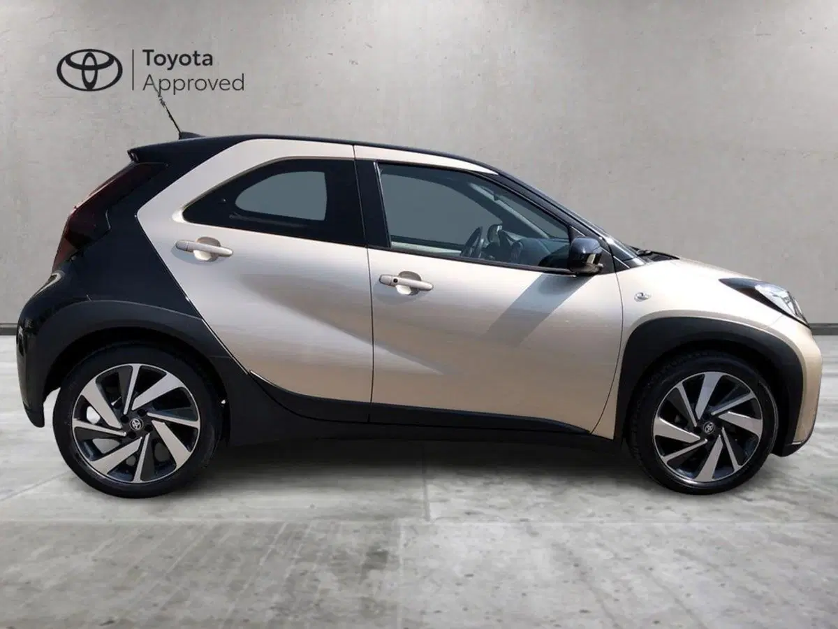 Toyota Aygo X usata a Frosinone (4)