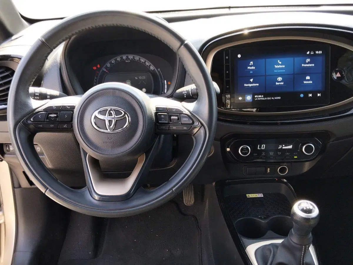 Toyota Aygo X usata a Frosinone (8)